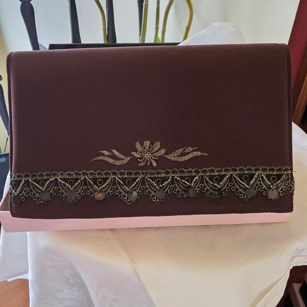 NIB‎ Champagne Italy brown purse with lace and beads